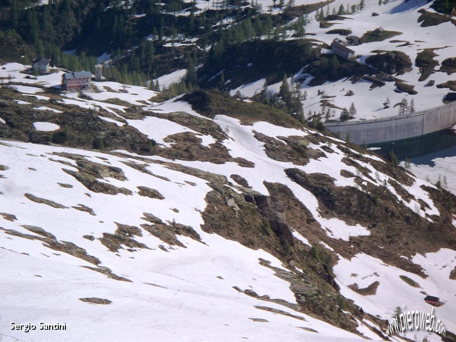 18 Rifugio e diga L. Gemelli.JPG